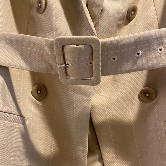 Express Woman’s Blazer - Picture 3 of 10